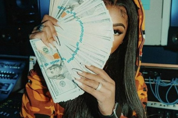 Pénz, csillámpor & belvárosi vibes!