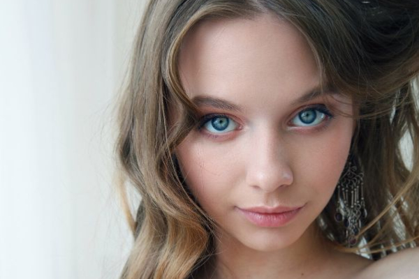 Női fotómodelleket keresek 18+!