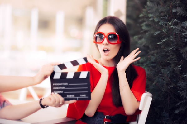 Erotikus kisfilmekhez keresünk dekoratív modelleket!