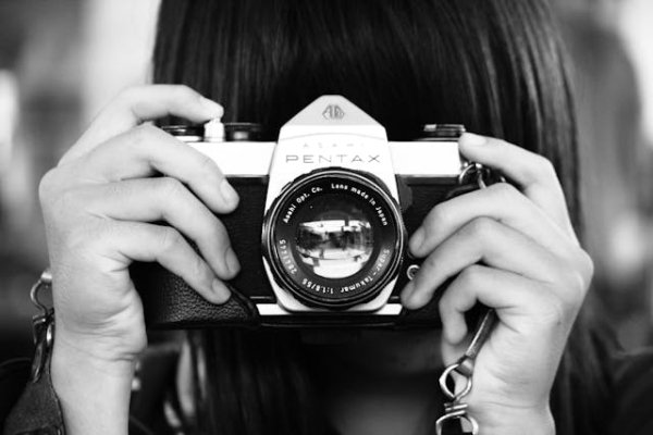 Leszbikus pornó magazin keres fotós Hölgyet!