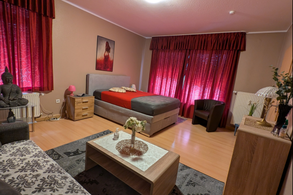 Zimmer frei in Aurich DE! Szobák kiadók erotikus munkára a német holland határ közelében!